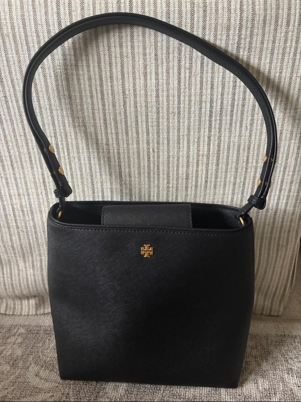 Tory Burch Emerson Saffiano Bucket Bag convertible crossbody and shoulder Bag
